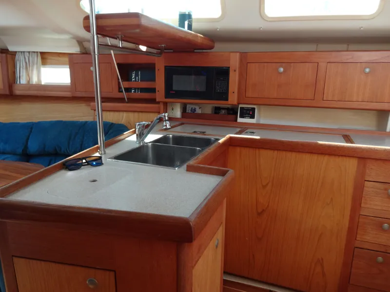 Slide: The Image of Hunter 380 2001 - 52