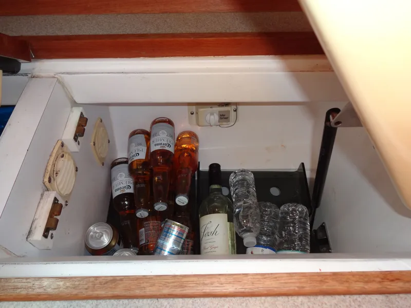 Slide: The Image of Hunter 380 2001 - 54