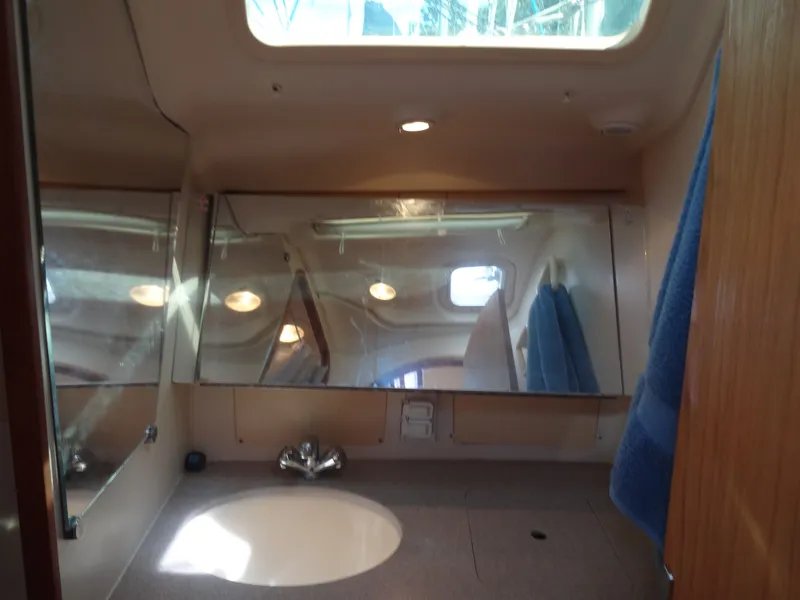 Slide: The Image of Hunter 380 2001 - 57