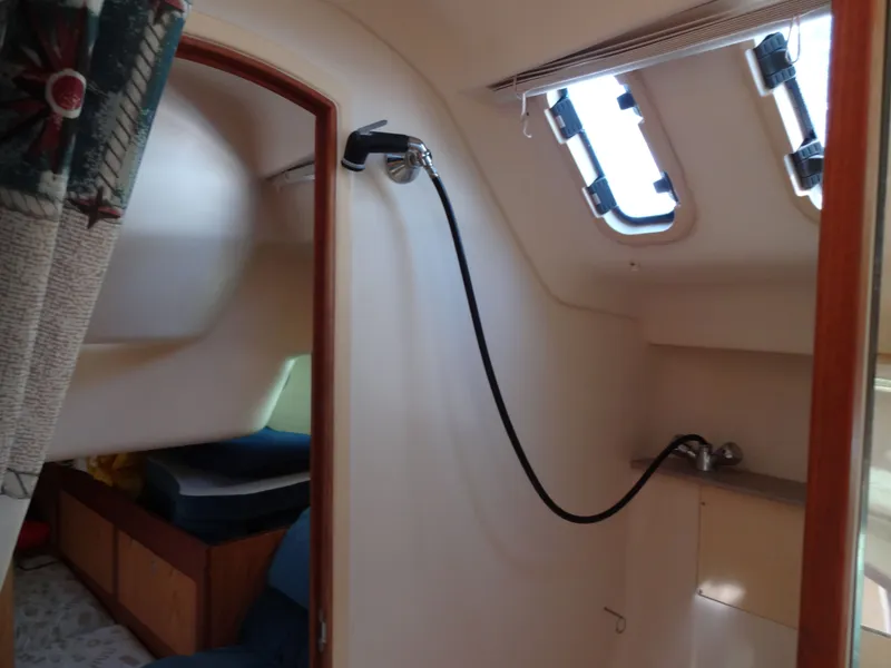 Slide: The Image of Hunter 380 2001 - 58