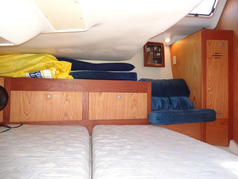 Slide: The Image of Hunter 380 2001 - 64