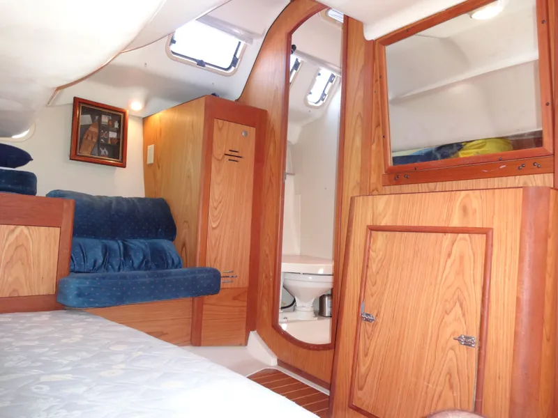 Slide: The Image of Hunter 380 2001 - 65