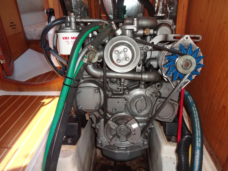 Slide: The Image of Hunter 380 2001 - 75