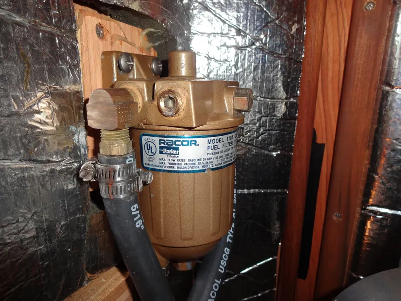 Slide: The Image of Hunter 380 2001 - 77