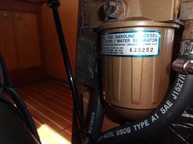 Slide: The Image of Hunter 380 2001 - 81