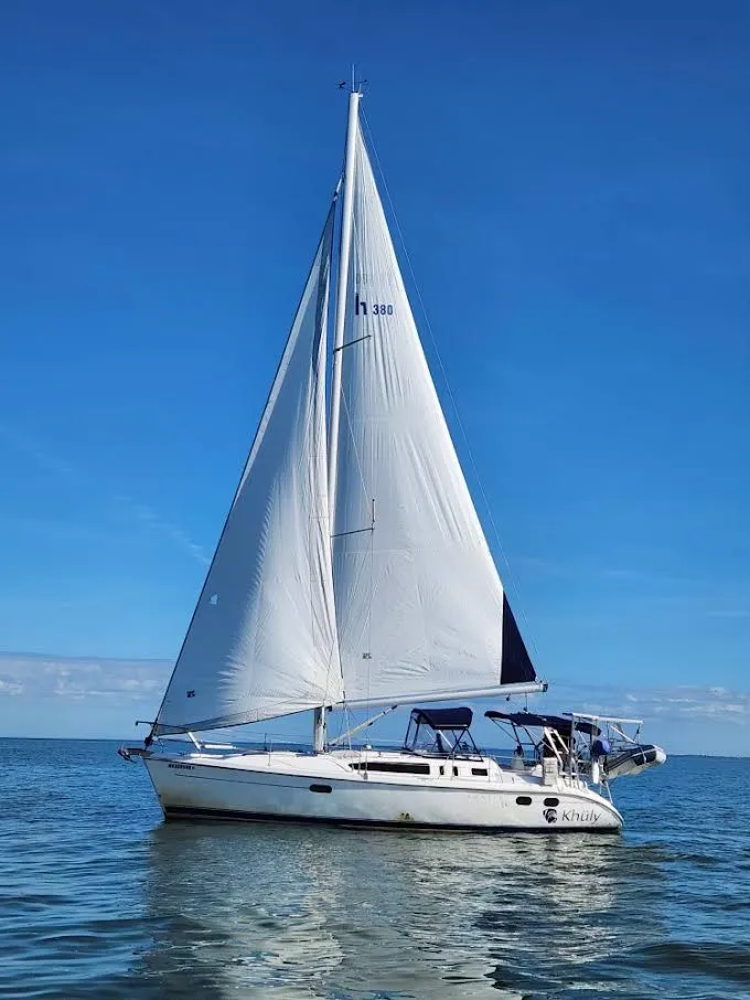 Slide: The Image of Hunter 380 2001 - 86