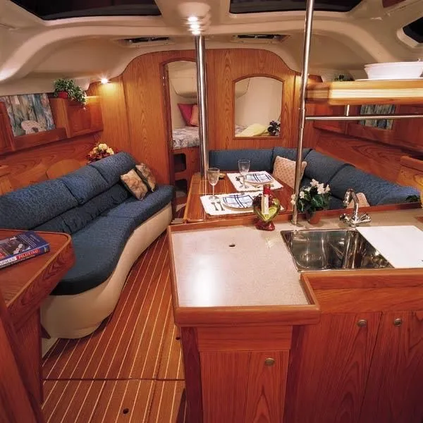 Slide: The Image of Hunter 380 2001 - 88