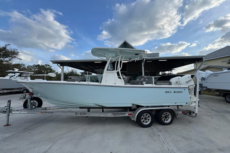 The Image of Sea Born LX24 Center Console 2021 - undefined