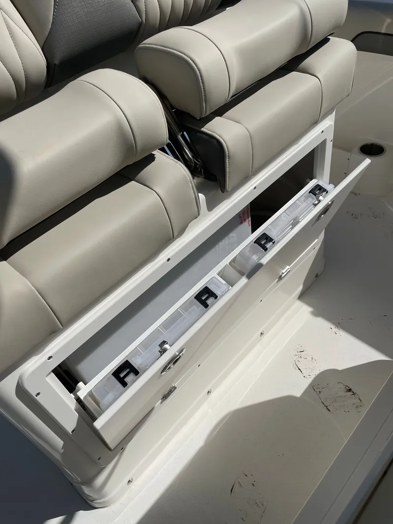 Slide: The Image of Key West 260 Center Console 2026 - 9