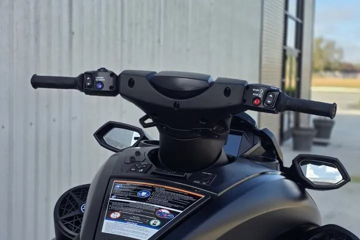 Slide: The Image of 2026 Yamaha WaveRunner FX SVHO handlebars and dashboard close-up. - 15