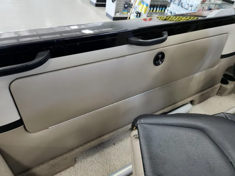 Slide: The Image of Crestliner 1950 Sportfish 2021 - 15