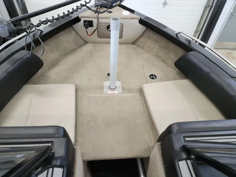 Slide: The Image of Crestliner 1950 Sportfish 2021 - 19