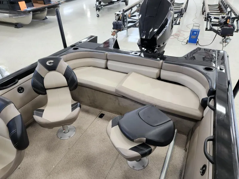 Slide: The Image of Crestliner 1950 Sportfish 2021 - 8