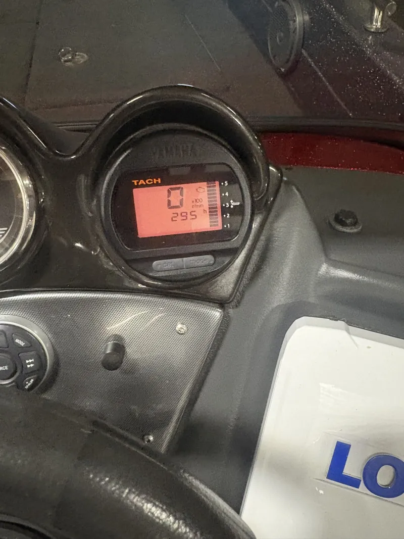 Slide: The Image of Yamaha tachometer in a 2011 Ranger 620 VS boat. - 36