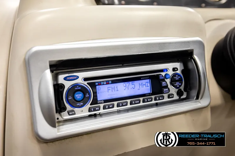 Slide: The Image of Jensen radio in 2011 Godfrey SW2486 boat, tuned to FM 97.5 MHz. - 31