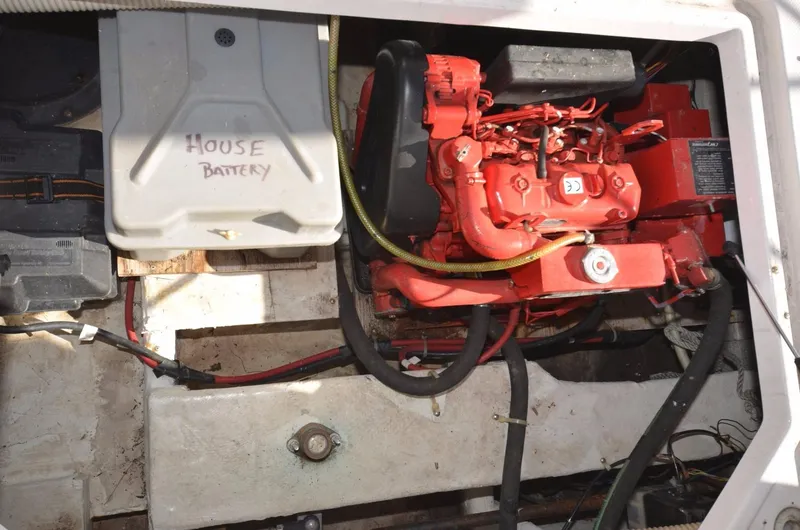 Slide: The Image of Engine compartment of 1998 Bayliner 3988 Command Bridge Motoryacht. - 27