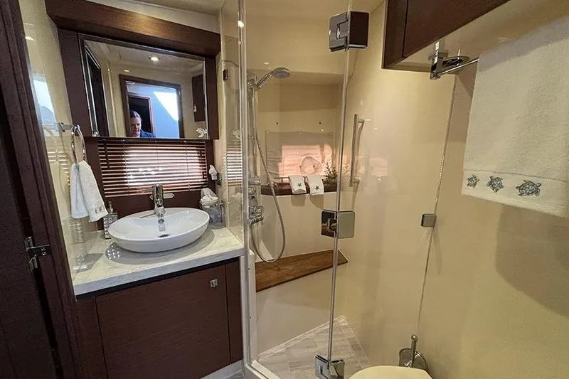 Slide: The Image of Luxurious bathroom interior of 2015 Sea Ray 510 Fly yacht with modern fixtures. - 39