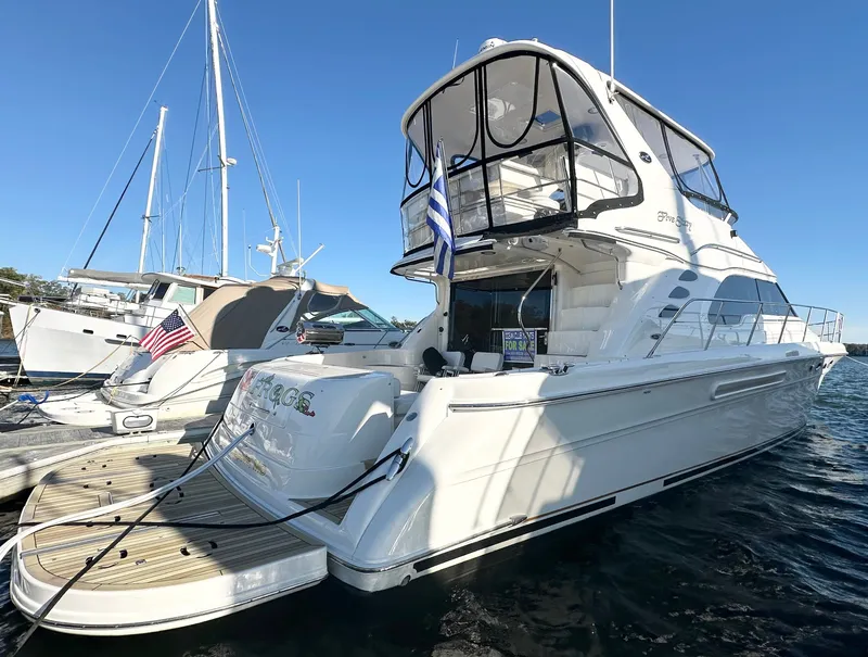 The Image of Sea Ray 560 Sedan Bridge 2002 - 0