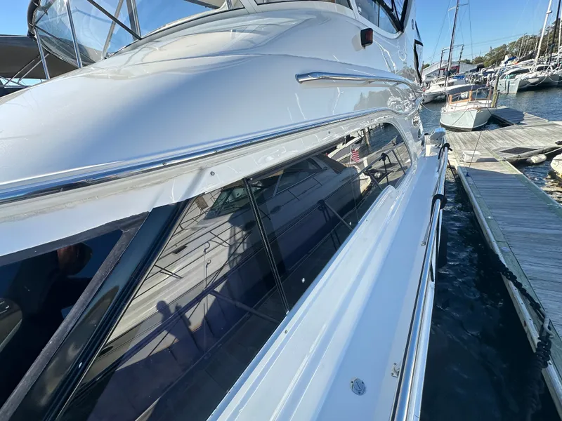 Slide: The Image of Sea Ray 560 Sedan Bridge 2002 - 4