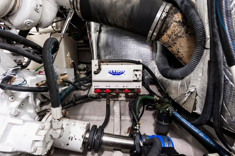 Slide: The Image of Sea Ray 560 Sedan Bridge 2002 - 57