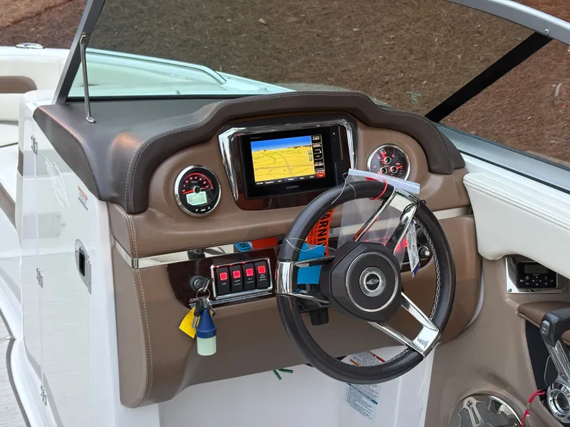 Slide: The Image of Chaparral 246 SSi 2018 - 8