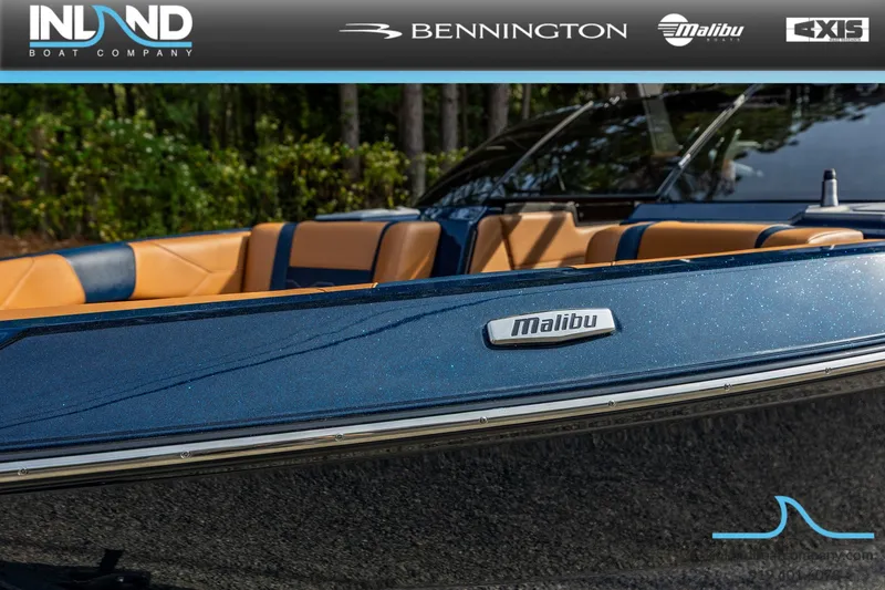 Slide: The Image of 2026 Malibu Wakesetter 23 LSV boat with luxurious interior. - 14
