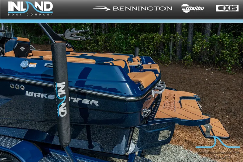 Slide: The Image of 2026 Malibu Wakesetter 23 LSV boat with luxurious interior. - 8