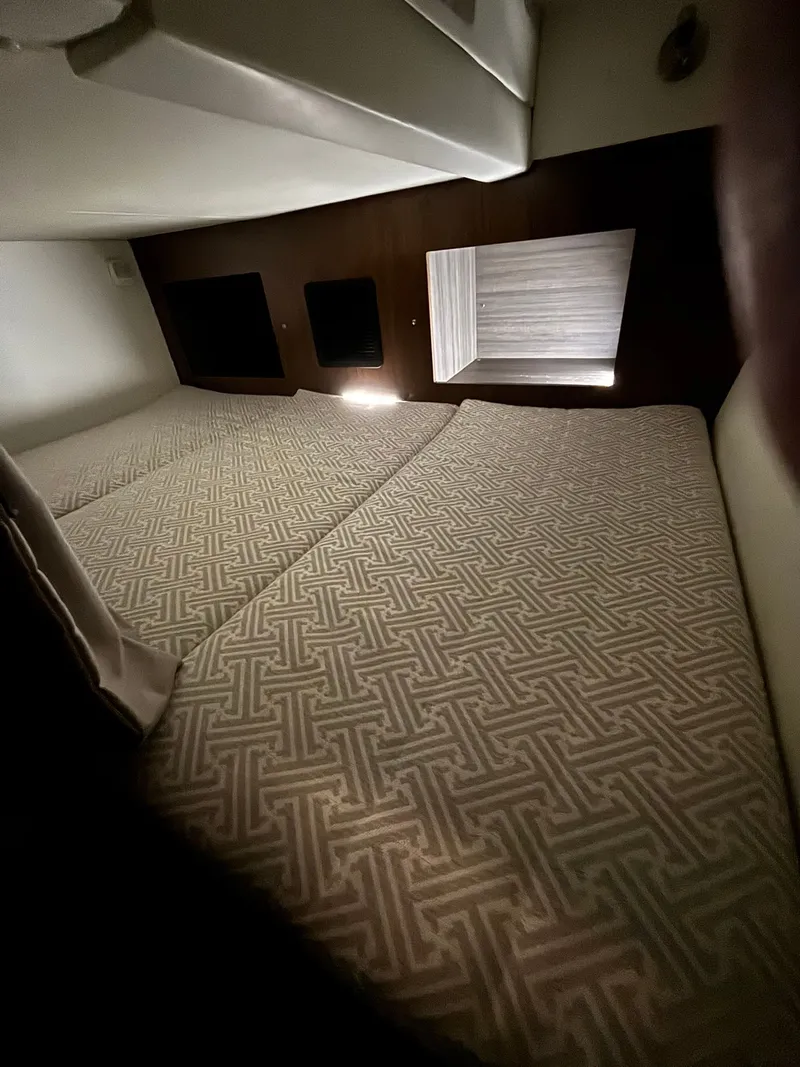 Slide: The Image of Four Winns V255 2022 - 20