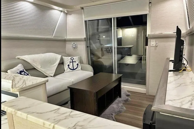 Slide: The Image of Silverton 34 - Salon - 6