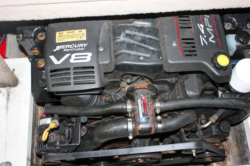 Slide: The Image of Mercury MerCruiser V8 engine in 2000 Chaparral 245 SSi boat. - 10