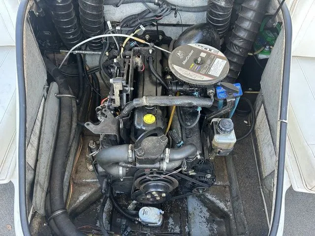 Slide: The Image of Bayliner 185 Bowrider 2009 - 9