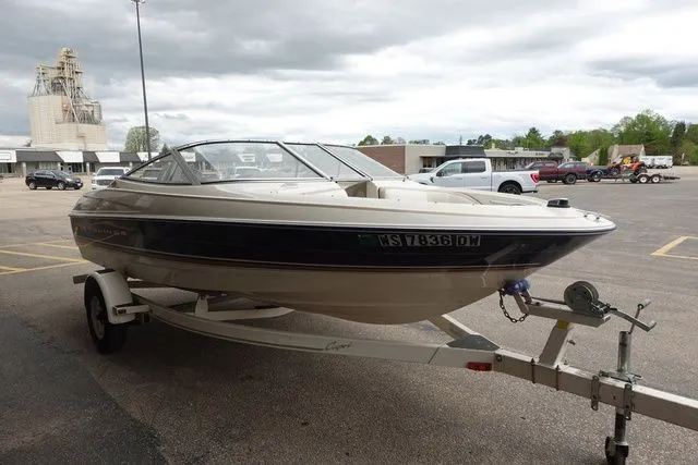 Slide: The Image of Bayliner 1700 Capri Bowrider 1996 - 3