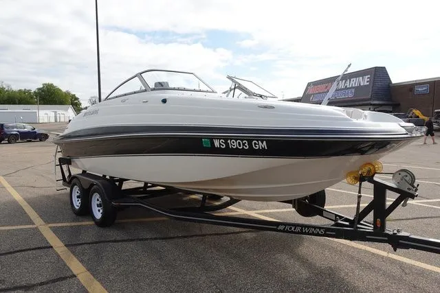 Slide: The Image of Four Winns Funship 194 2004 - 4