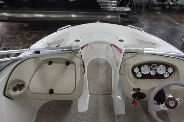 Slide: The Image of Glastron GT185 SKI/FISH 2007 - 11