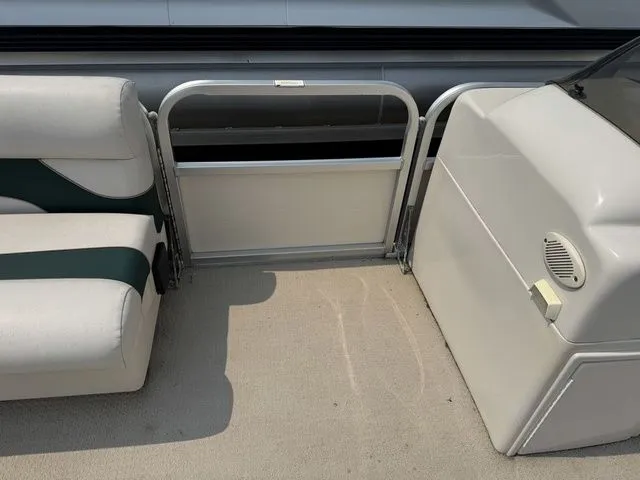 Slide: The Image of Misty Harbor 2085CR 2009 - 9