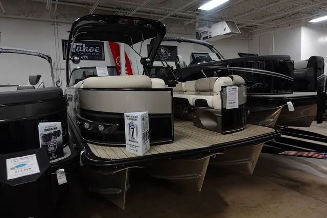 The Image of Tahoe Grand Tahoe LTD Elite Windshield 25 FT 2022 - 1