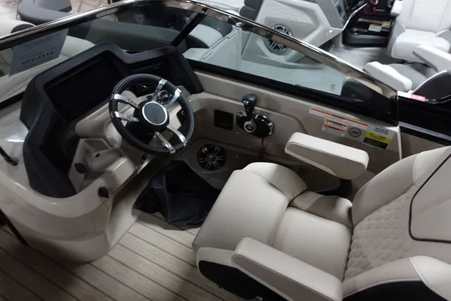 Slide: The Image of Tahoe Grand Tahoe LTD Elite Windshield 25 FT 2022 - 6