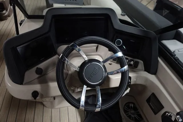 Slide: The Image of Tahoe Grand Tahoe LTD Elite Windshield 25 FT 2022 - 7