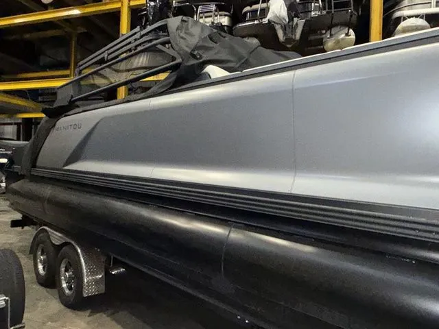 Slide: The Image of Manitou 24 Explorer Navigator Twin 2025 - 9