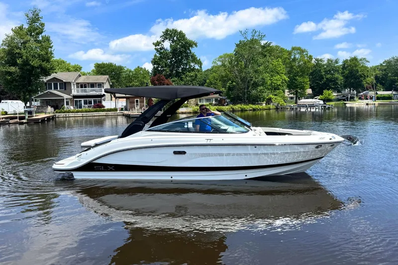 Slide: The Image of Sea Ray SLX 260 2026 - 22