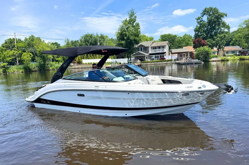 Slide: The Image of Sea Ray SLX 260 2026 - 1