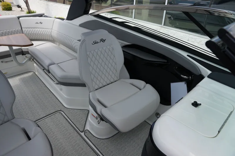 Slide: The Image of Sea Ray SLX 280 2026 - 23