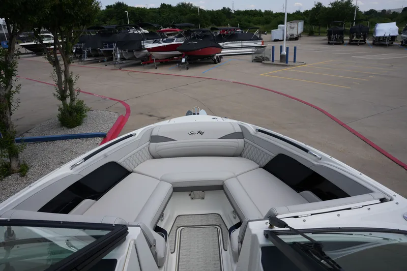 Slide: The Image of Sea Ray SLX 280 2026 - 39