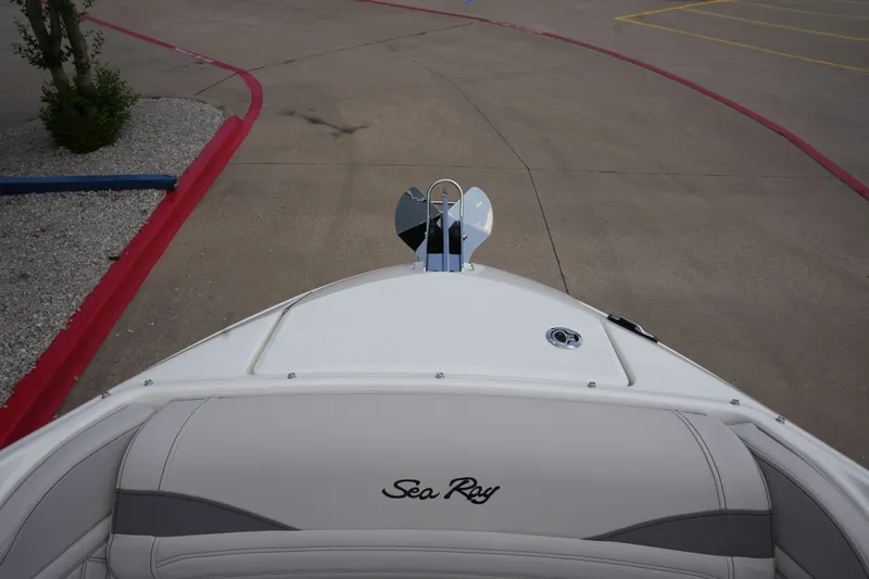 Slide: The Image of Sea Ray SLX 280 2026 - 42