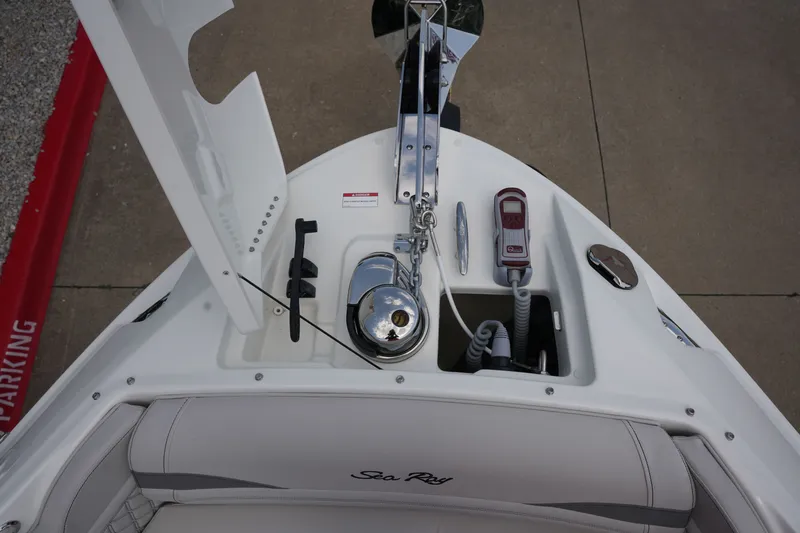 Slide: The Image of Sea Ray SLX 280 2026 - 43
