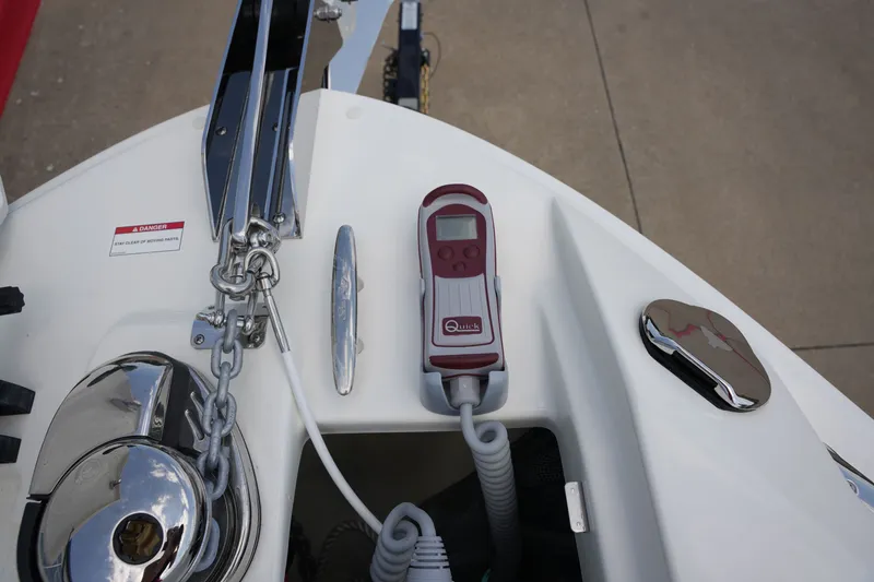 Slide: The Image of Sea Ray SLX 280 2026 - 44