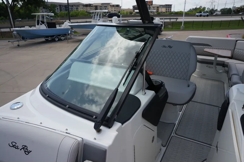 Slide: The Image of Sea Ray SLX 280 2026 - 46