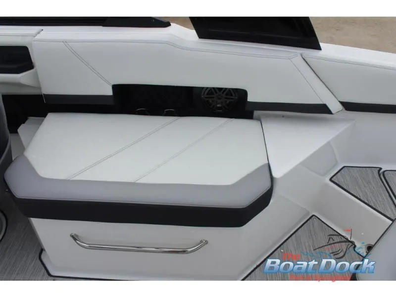 Slide: The Image of R Series R6 2024 - 23