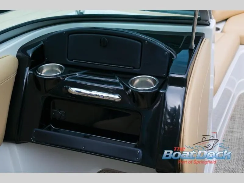 Slide: The Image of 205 SS 2019 - 32