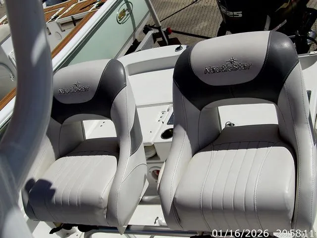 Slide: The Image of NauticStar 2200 TE PRO 2013 - 20